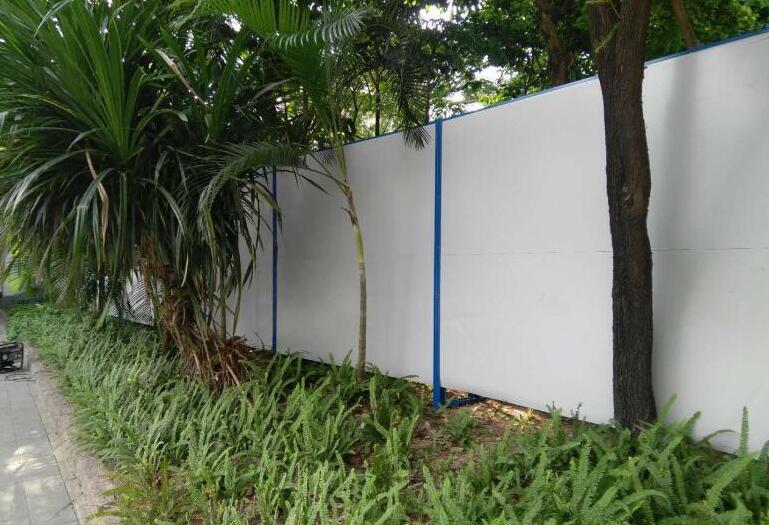 「深圳工地圍擋」使用施工圍擋的好處和不好的地方有哪些