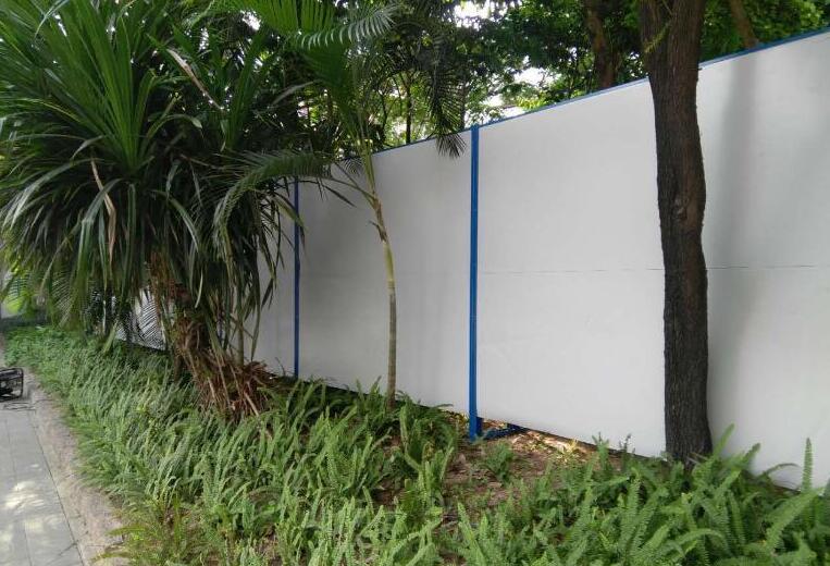 「PVC圍擋廠家」PVC工地圍擋施工如何有效的預防事故的發生?