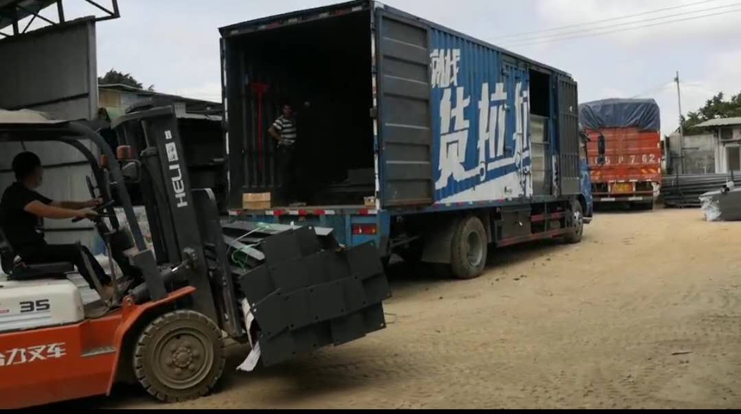 南山區海韻公園A3款鋼結構圍檔已發貨安裝中...