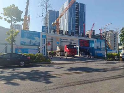 深圳新材料產(chǎn)業(yè)大廈施工圍擋項(xiàng)目-旭東鋼構(gòu)圍擋提供安全保障